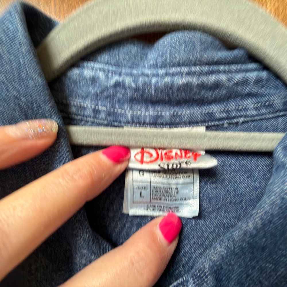 $75 Disney vintage denim camp shirt size L - Picture 9 of 11